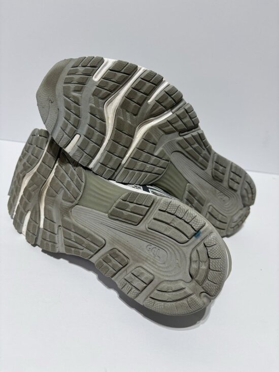 Asics Men’s Gel-Nimbus 21 Gray Running Shoes, Size 10 M
